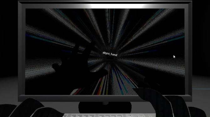 GLiTCHiA 